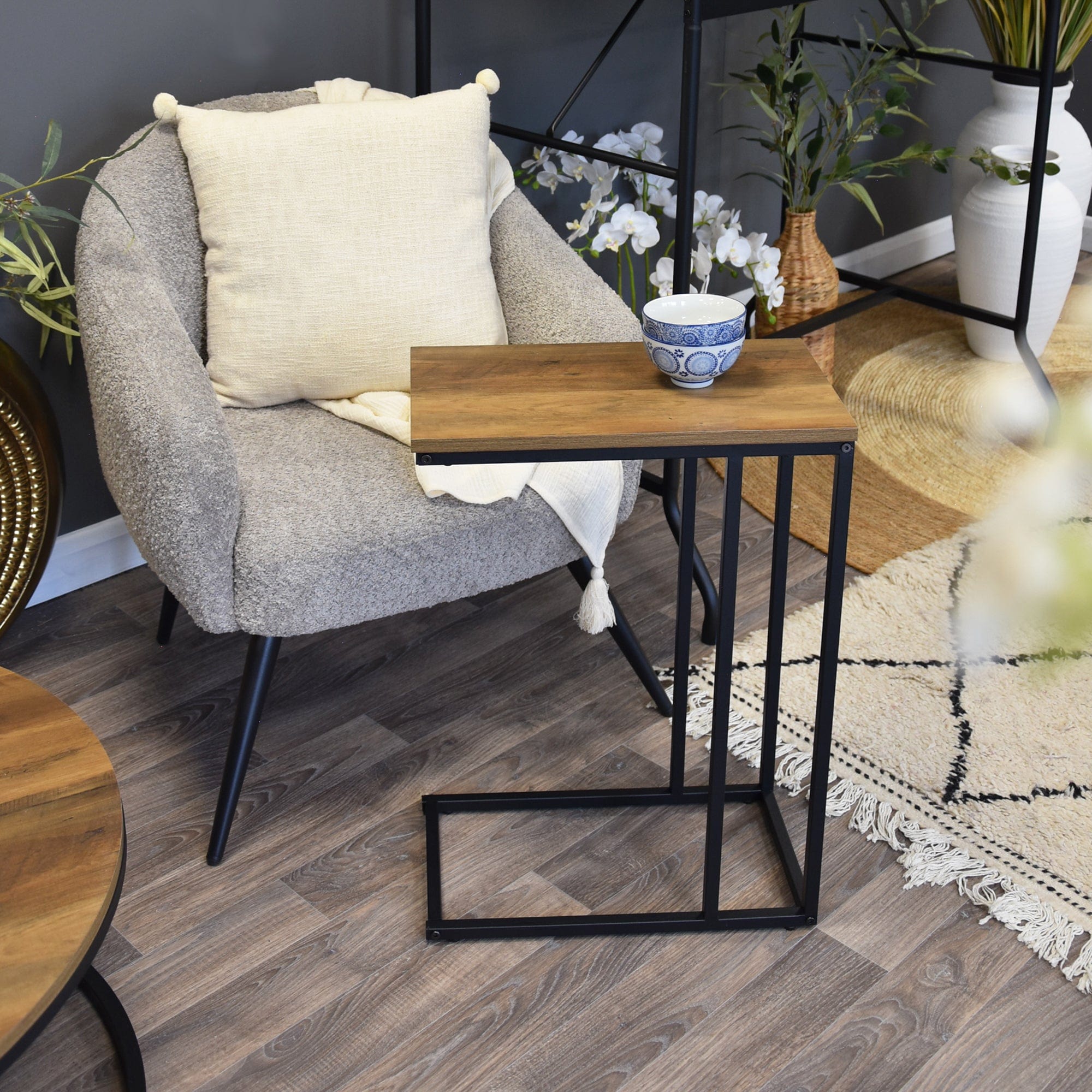 https://www.candlelight.co.uk/cdn/shop/files/candlelight-home-side-table-46cm-metal-side-table-with-fsc-mdf-top-1pk-72365313950078_2000x.jpg?v=1736415529